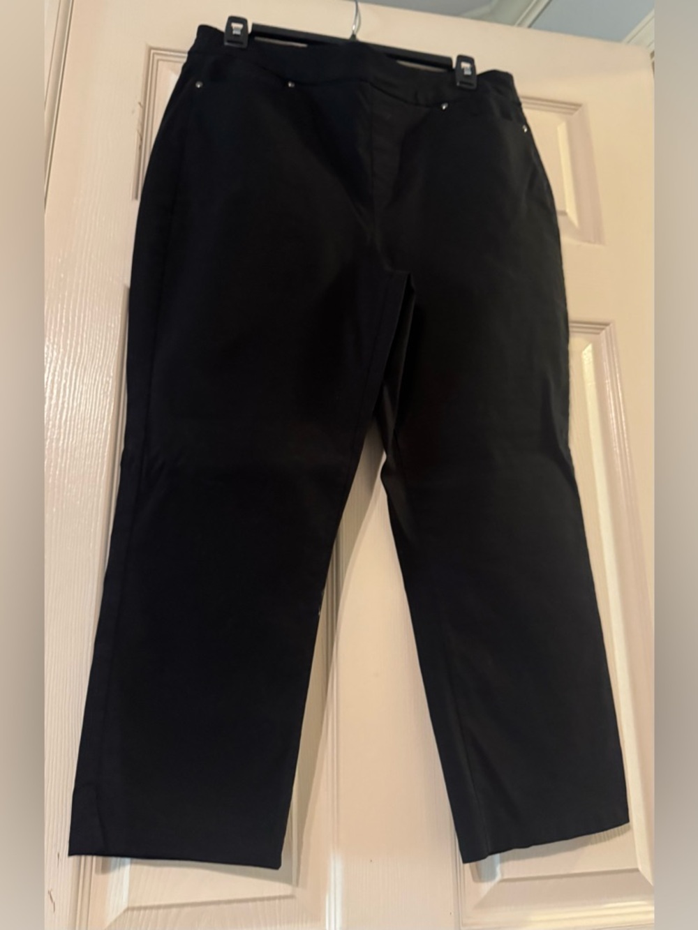 Women’s Black Capri pants